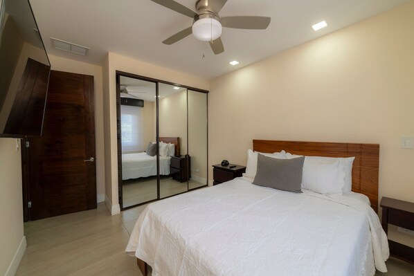 Iron/ironing board, free WiFi, bed sheets - Miramar 3B 3 bdr Ocean View in Los Suenos (Playa Herradura)