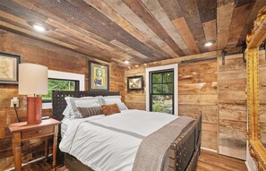 2 bedrooms, in-room safe, iron/ironing board, free WiFi - Charming Cabin in Bakersville (Bakersville)