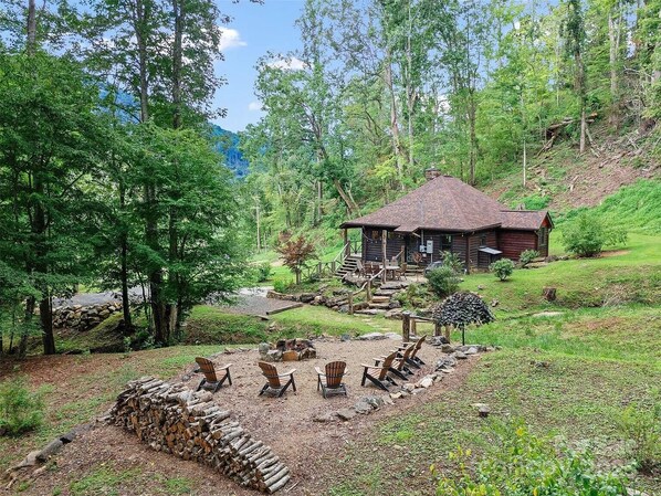 Exterior - Charming Cabin in Bakersville (Bakersville)