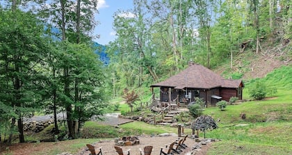 Charming Cabin in Bakersville