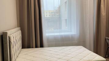 Espacio para trabajar con laptop y wifi gratis