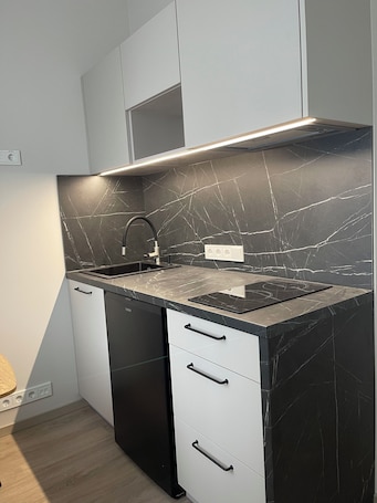 Laptop workspace, free WiFi