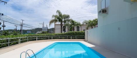Basic Apartment | Pool | Outdoor pool