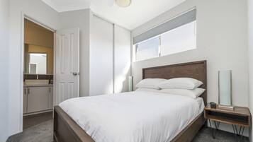 Apartment | 3 Schlafzimmer, laptopgeeigneter Arbeitsplatz, BettwÀsche