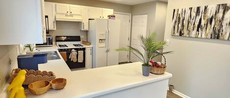 Microonde, forno, piano cottura, lavastoviglie