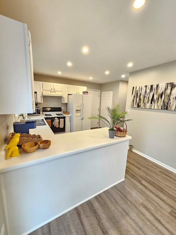 Microwave, oven, stovetop, dishwasher