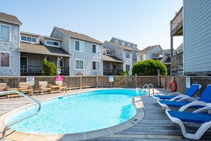 Pool - Ocean Sands 626D: Oceanside, Community Pool, Close to Beach Access (Corolla)