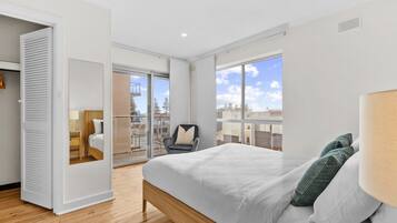 Apartment | 2 bedrooms, iron/ironing board, bed sheets