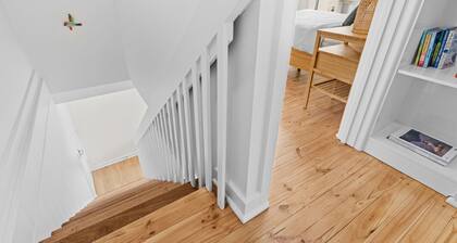 Stylish 2-bed Home Steps From Henley Beach