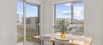 Stylish 2-bed Home Steps From Henley Beach