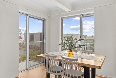 Stylish 2-bed Home Steps From Henley Beach