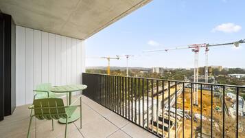 Apartment | Outdoor dining