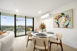 Apartment | Dining - Sleek Inner-city 2-bed With Swimming Pool & BBQ (Canberra)