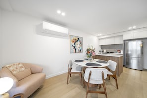 Apartment | Dining - Sleek Inner-city 2-bed With Swimming Pool & BBQ (Canberra)