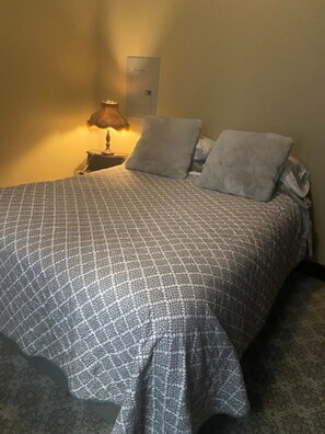 Room - Enchanting hotel suites with AC in vibrant Seattle . (Seattle)