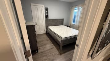 1 bedroom, iron/ironing board, travel cot, free WiFi