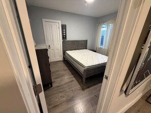 1 soverom, strykejern/-brett, reiseseng for barn og wi-fi (inkludert)