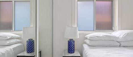 Departamento | 2 habitaciones, tabla de planchar con plancha y ropa de cama