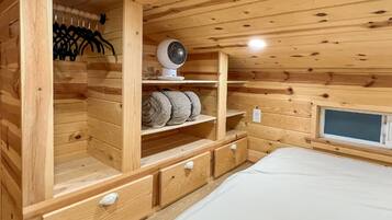 1 camera, ferro/asse da stiro, Wi-Fi, lenzuola