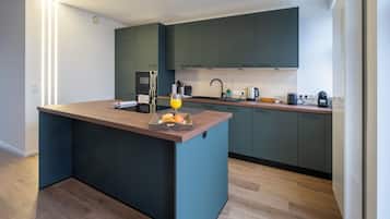 Apartamento conforto, vista para a cidade | Cozinha privada | Chaleira elétrica, torradeira