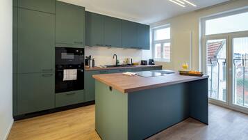 Comfort Apartment, City View | Private kitchen