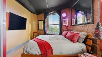 1 bedroom, desk, free WiFi, bed sheets