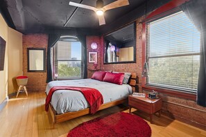 1 soverom, skrivebord, wi-fi (inkludert) og sengetøy