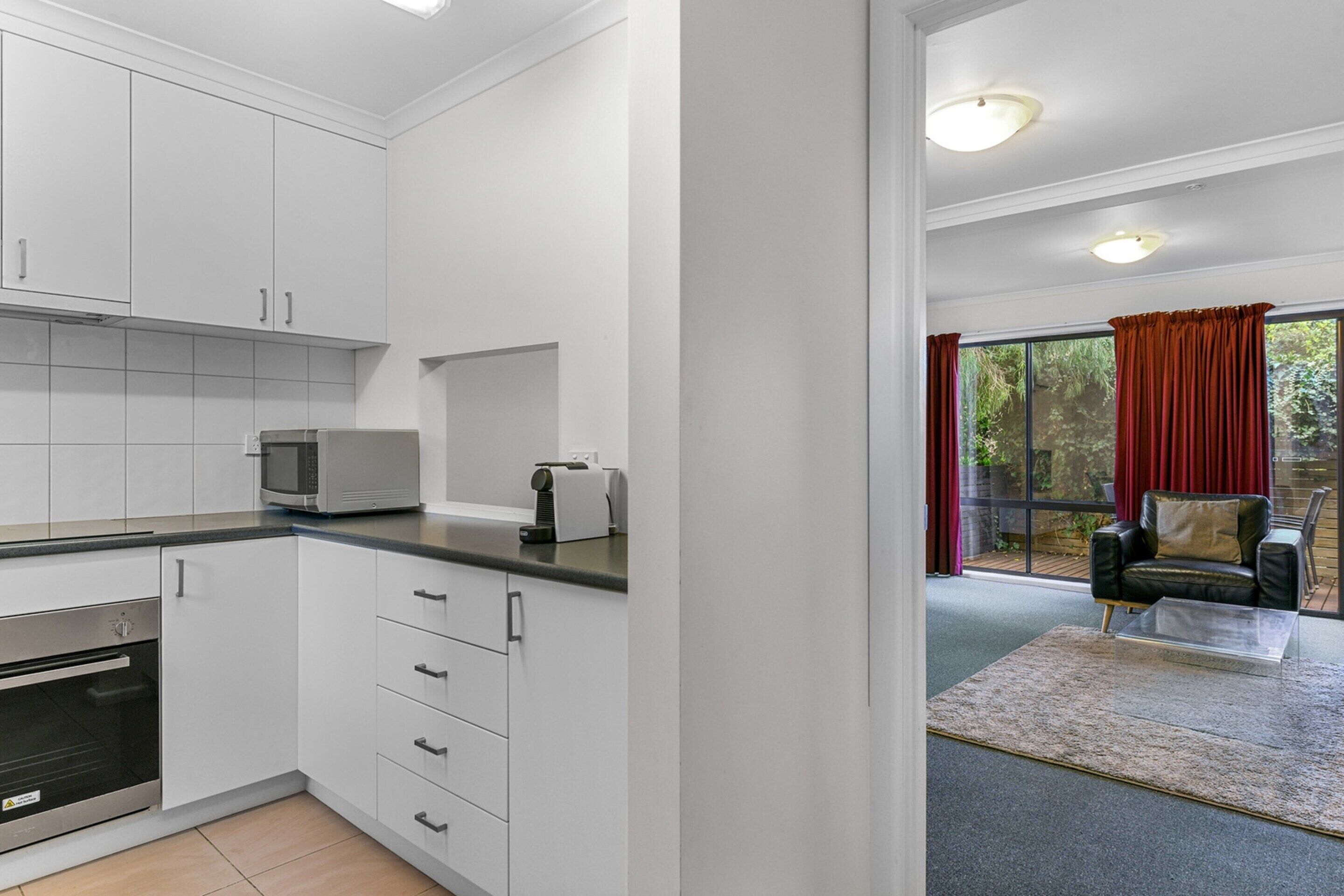 Căn hộ | Bếp riêng | Dụng cụ nấu nướng/bát dĩa/dao nĩa 