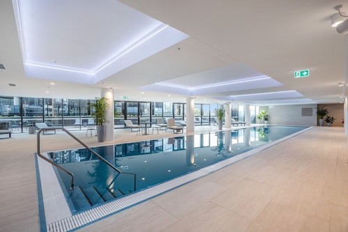 Modern 2-bed Apartment With Premium Amenities