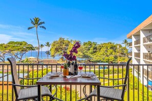 Outdoor dining - Recently updated oceanview retreat (Kihei)