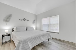 1 soverom, strykejern/-brett, wi-fi (inkludert) og sengetøy