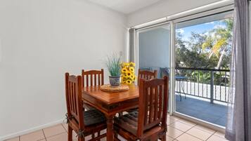Apartment | Dining