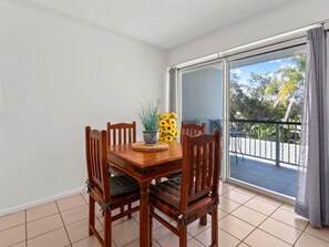 Apartment | Dining - Spacious Esplanade Apartment With Rooftop Access (Hervey Bay)