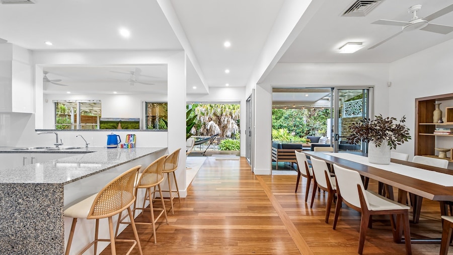 Spacious 3-bed Home With Patio Near Beach