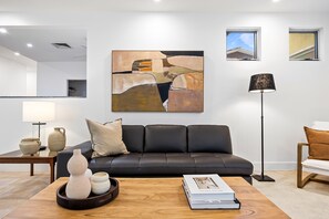 Apartment | Living room - Spacious 3-bed Home With Patio Near Beach (Sunshine Coast)