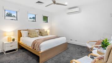 Apartment | 3 bedrooms, iron/ironing board, bed sheets