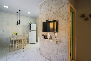 舒适独立别墅 | 私人厨房 | 大冰箱、微波炉、烤箱、炉灶