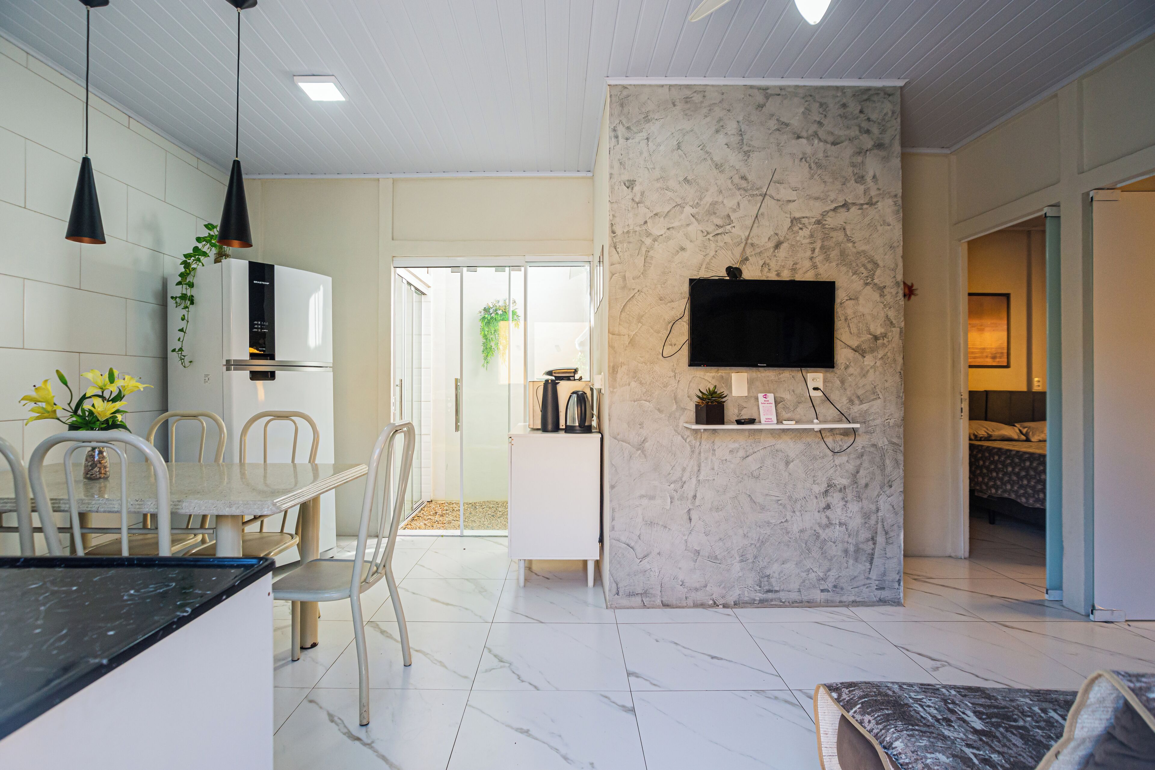 Comfort House | Private kitchen | Full-size fridge, microwave, oven, stovetop