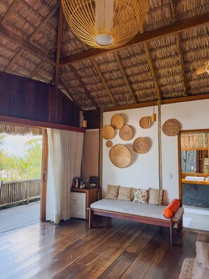 Familienbungalow, Meerblick | Schreibtisch, laptopgeeigneter Arbeitsplatz, Bügeleisen/Bügelbrett