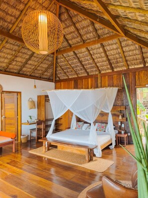 Bungalow Keluarga, pemandangan laut | Meja kerja, ruang kerja ramah laptop, dan setrika/meja setrika