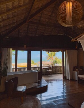 Familienbungalow, Meerblick | Schreibtisch, laptopgeeigneter Arbeitsplatz, Bügeleisen/Bügelbrett