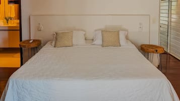 Bungalow familiar, vista al mar | Escritorio y espacio para trabajar con laptop