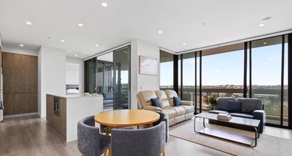 Luxe 2-bed: Modern Interiors, Balcony & BBQ Area