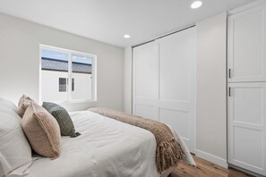 2 camere, ferro/asse da stiro, Wi-Fi gratuito, lenzuola