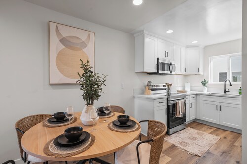 Modern Organic Retreat - New 2 Bed 2.5 Bath - Near Downtown SD