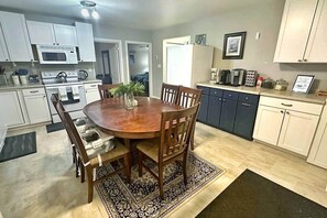 Fridge, microwave, oven, stovetop - Lakefront 2-BR Cottage Retreat in Kagawong - Lilly Lakehouse (Billings)