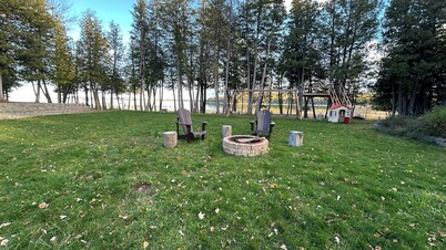 Lilly Lakehouse, Waterfront Cottage in Kagawong, Manitoulin Island