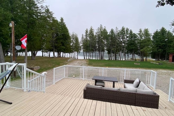 Huge deck with lake view
