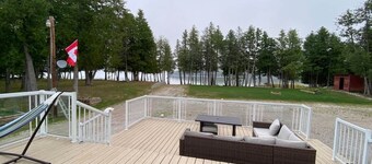 Lakefront 2-BR Cottage Retreat in Kagawong - Lilly Lakehouse