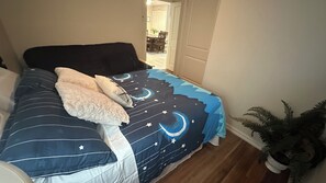 Iron/ironing board, free WiFi, bed sheets